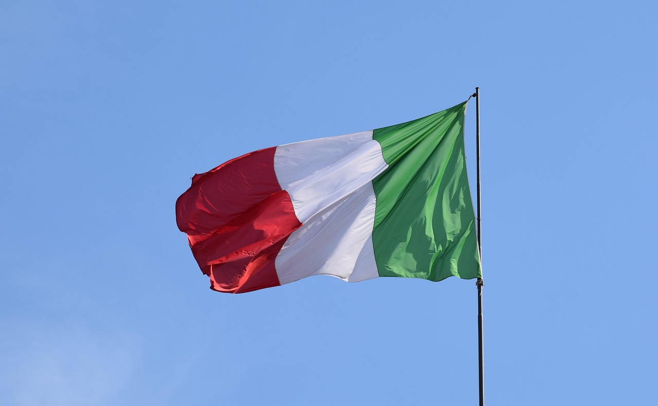 Celebrazione della nascita della Repubblica italiana sul Monte Tomenone.