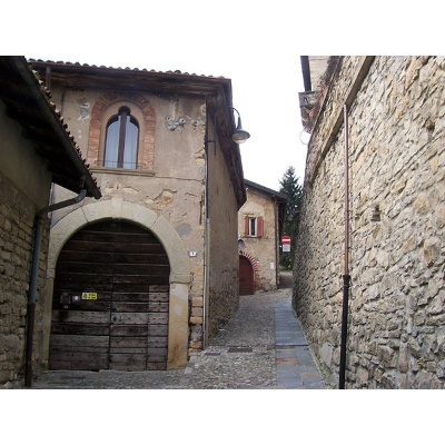 Salita al castello Camozzi Vertova